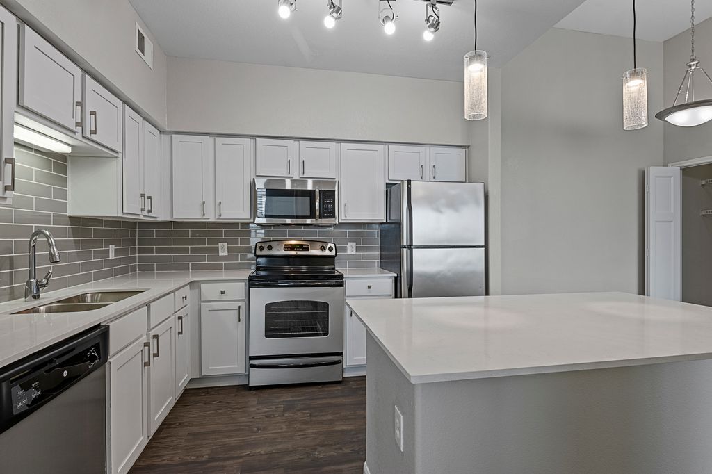 210 Amberwood S #414, Kyle, TX 78640