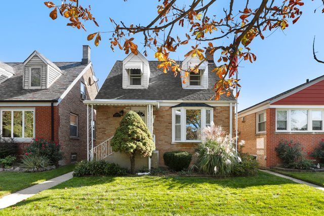 5229 N Meade Ave, Chicago, IL 60630