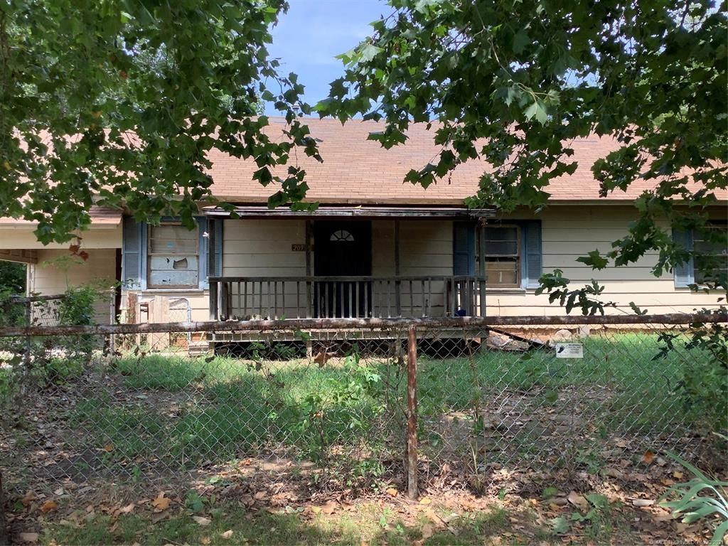 209 W H St, Ringling, OK 73456