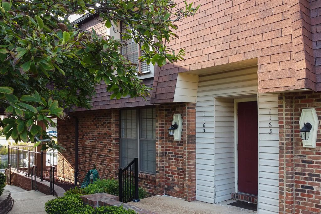 1163 Appleseed Ln #C, Saint Louis, MO 63132
