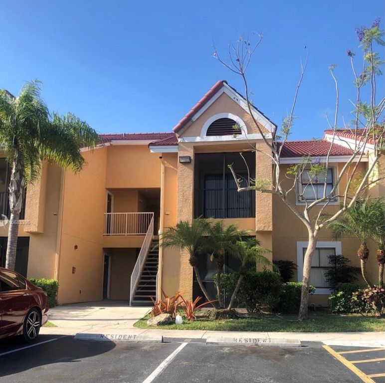 15560 SW 104th Ter, Miami, FL 33196 1 Bed, 1 Bath Apartment For Rent