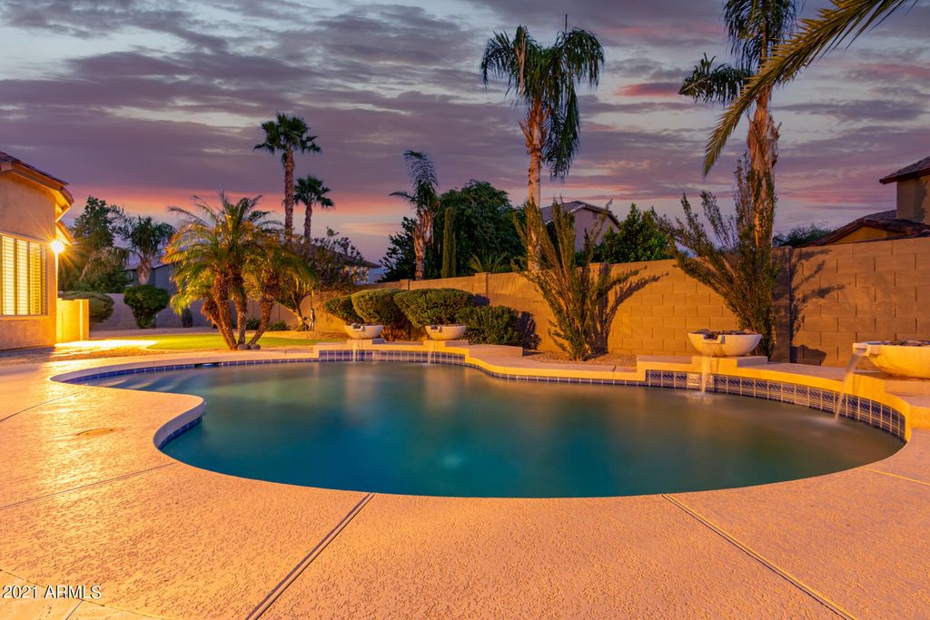 2883 E Palm Beach Dr, Chandler, AZ 85249