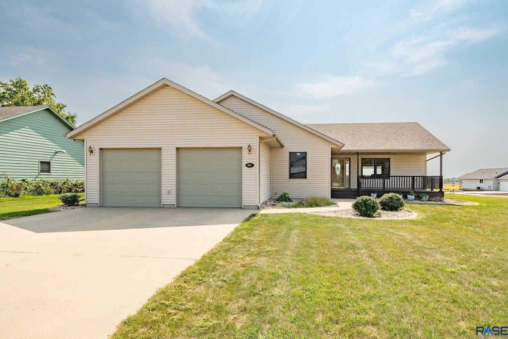 801 E Leslie Dr, Garretson, SD 57030 Trulia