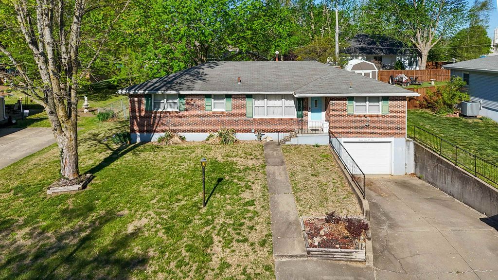 2404 S Quincy Ave, Sedalia, MO 65301 Trulia