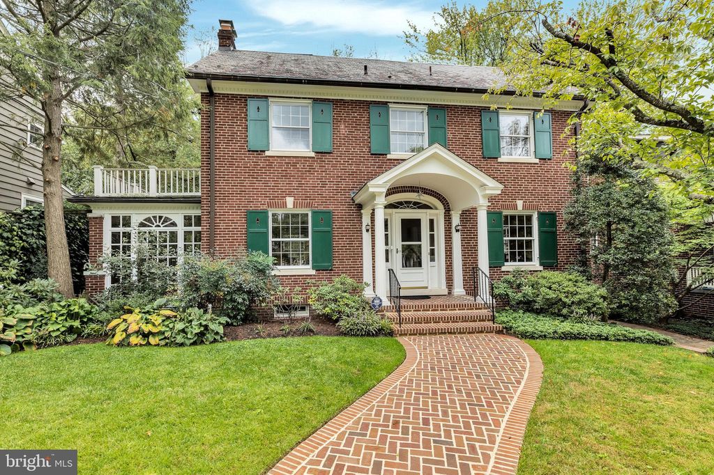 3916 Rosemary St, Chevy Chase, MD 20815