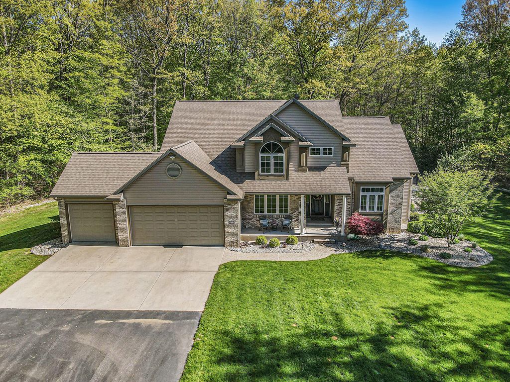 15229 Kelly St, Spring Lake, MI 49456