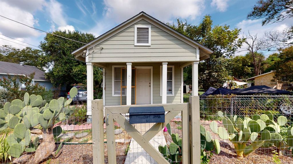135 Dora St, San Antonio, TX 78212