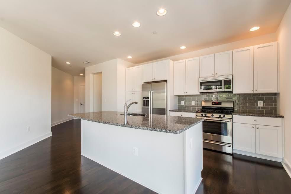 600 S 24th St #2, Philadelphia, PA 19146