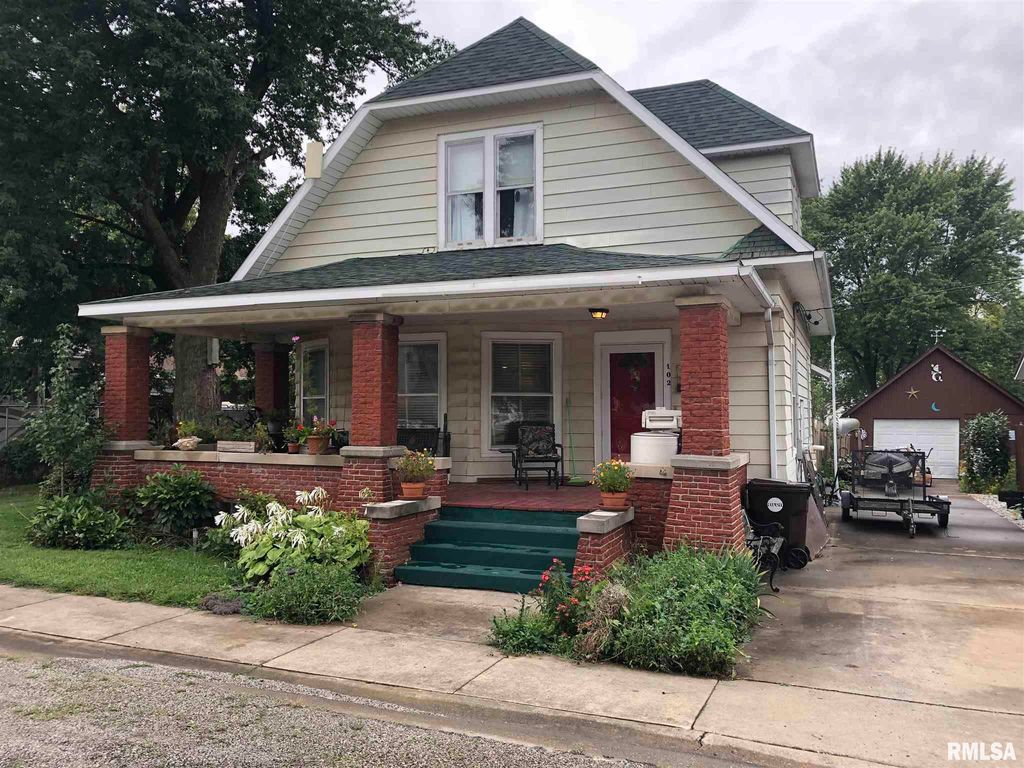 102 N Sullivan St, Industry, IL 61440
