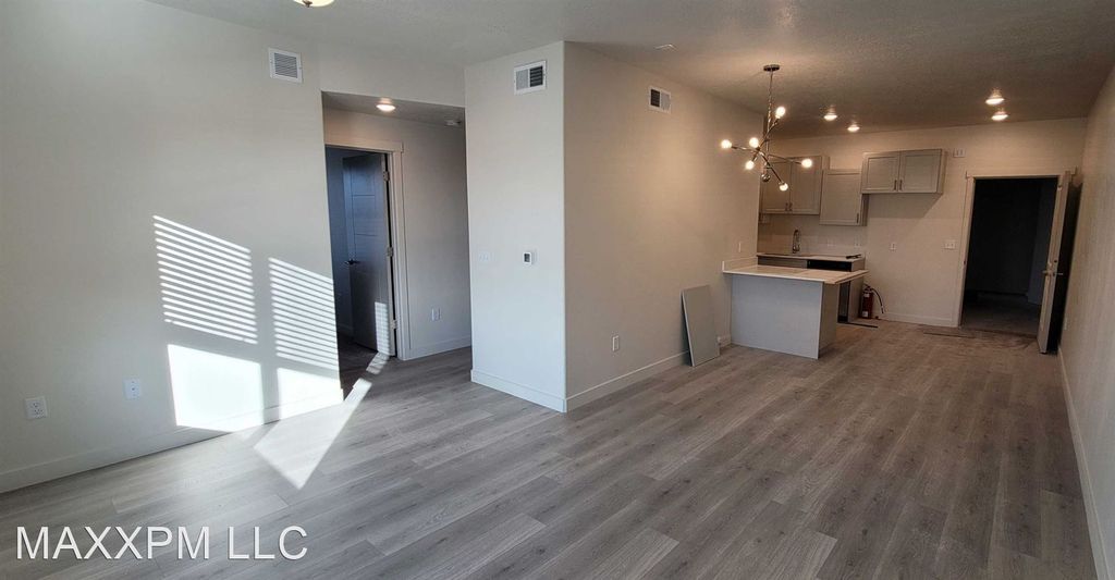 231 W 12th St, Ogden, UT 84404