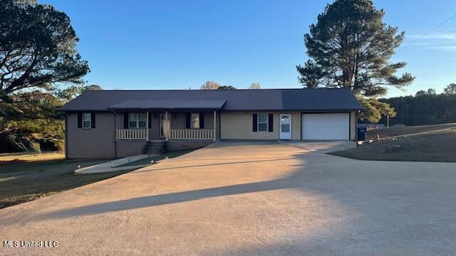 1503 County Line Rd, Lena, MS 39094