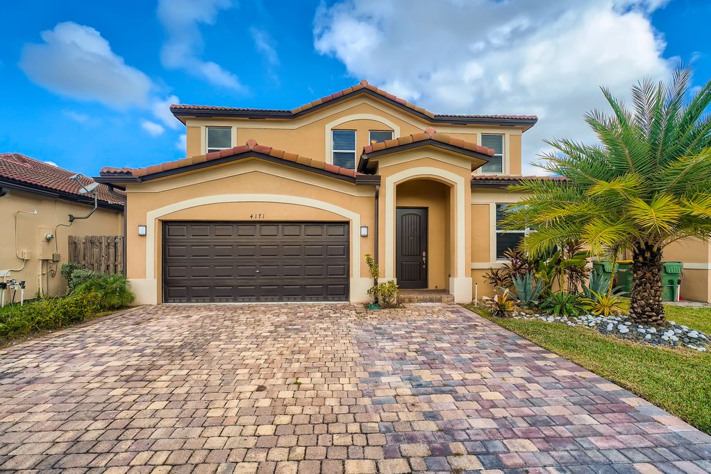 4171 NE 20th St, Homestead, FL 33033