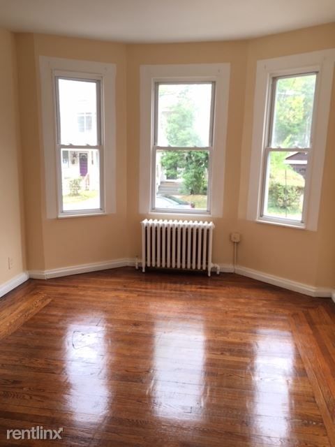 40 Blake St #1, New Haven, CT 06511