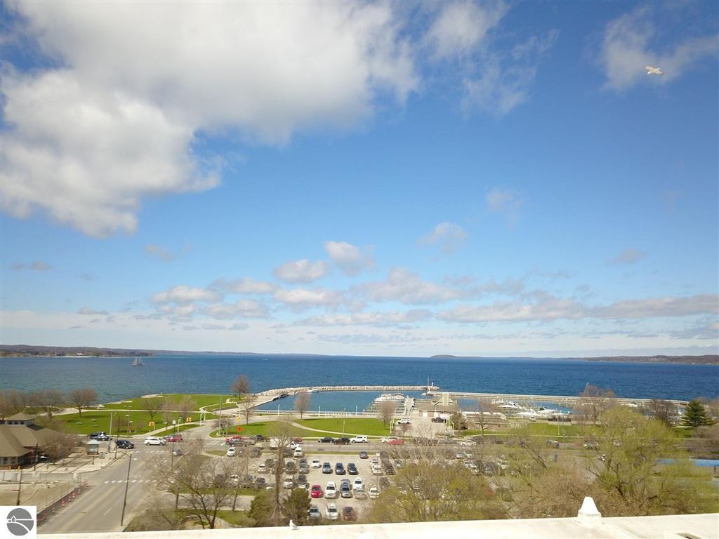 109 E Front St #307, Traverse City, MI 49684