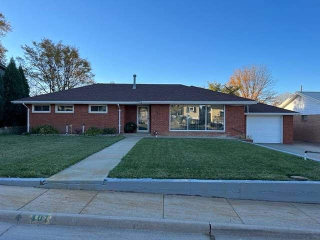 407 E 1st St, Saint Francis, KS 67756