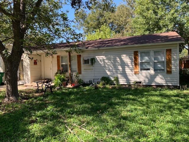 102 W Gibson, Thorndale, TX 76577