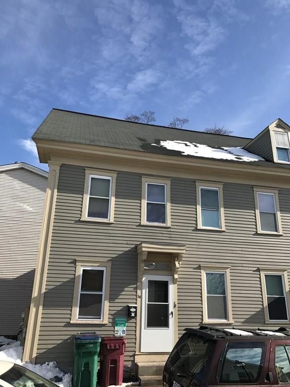 36 Cork St, Lowell, MA 01854