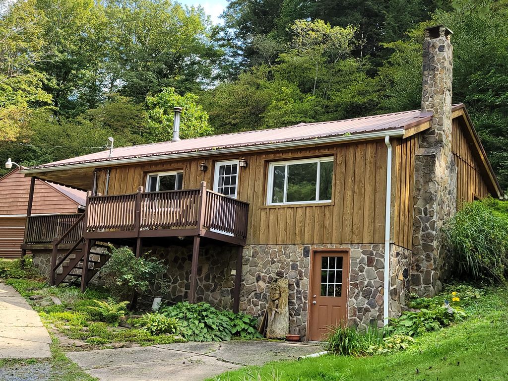 6237 Rich Valley Rd, Emporium, PA 15834