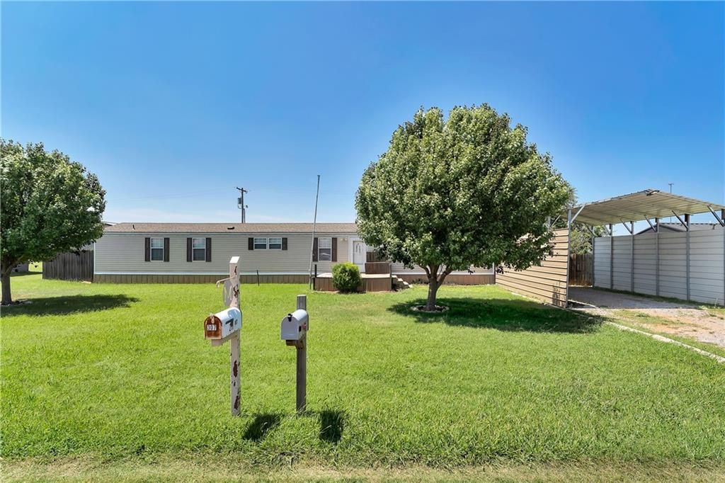 307 S 1st St, Canute, OK 73626