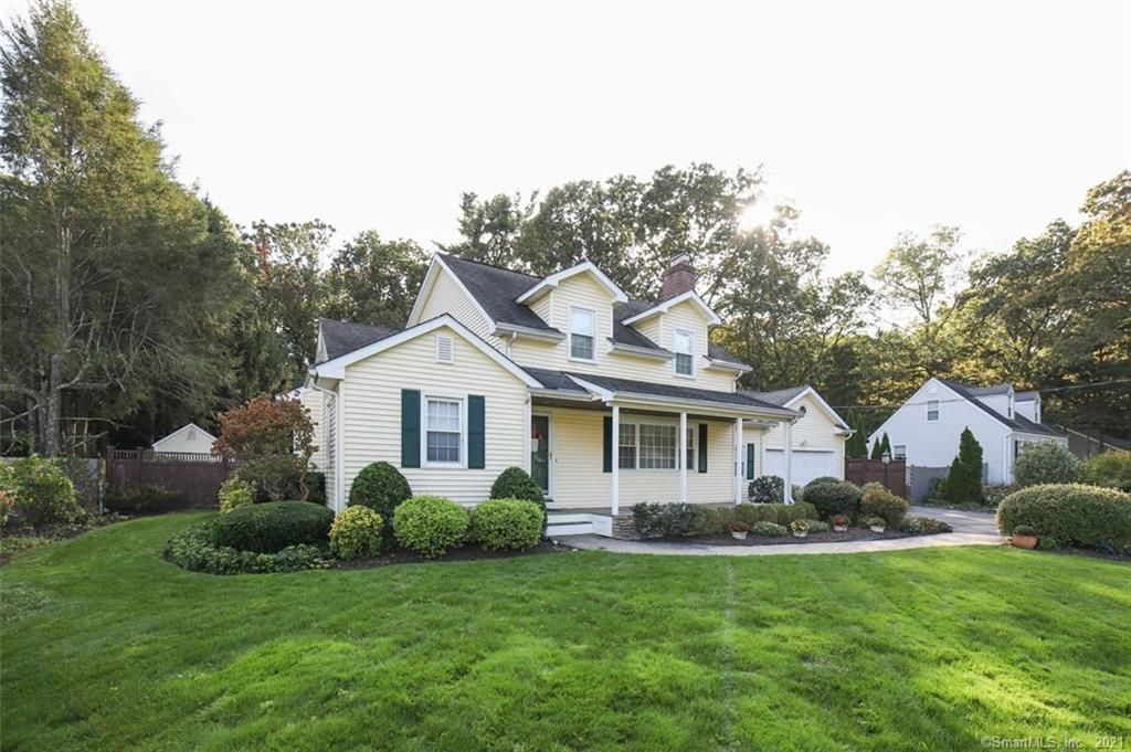 30 Tennyson Ave, North Haven, CT 06473