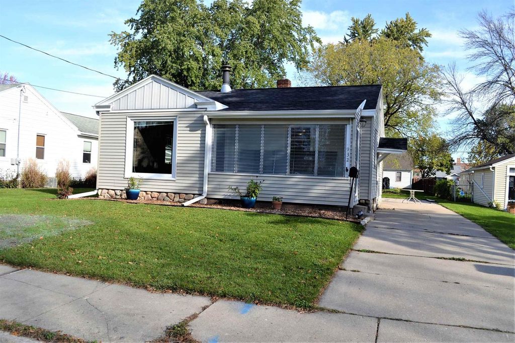 932 Langlade Ave, Green Bay, WI 54304