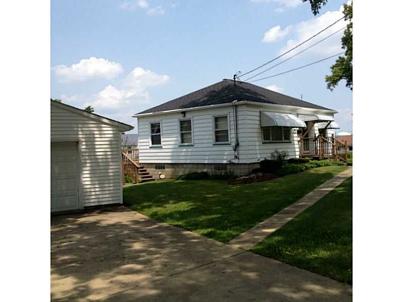 404 Mercer Ave, Farrell, PA 16121