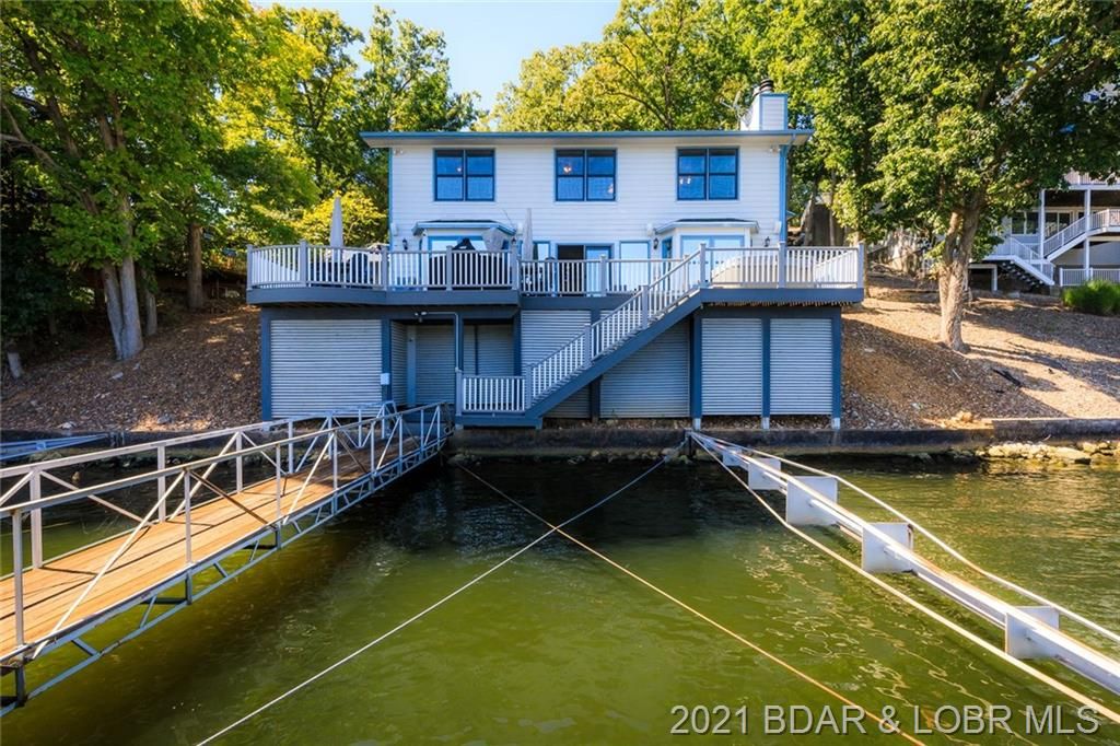 462 Navajo Rd, Lake Ozark, MO 65049