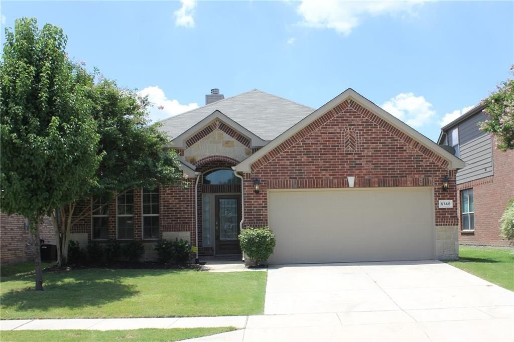 5748 Fountain Flat Dr, Fort Worth, TX 76244