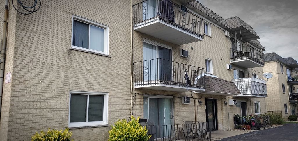 7829 S Rutherford Ave #3NE, Burbank, IL - 2 Bed, 1 Bath Condo - 8