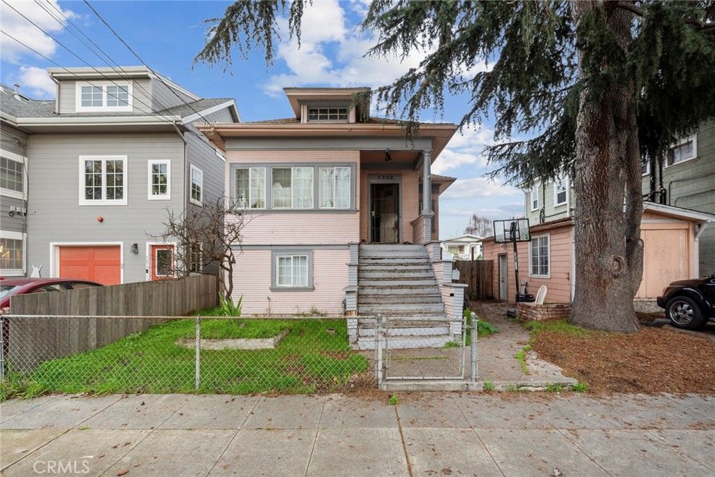 5872 Beaudry St, Emeryville, CA 94608