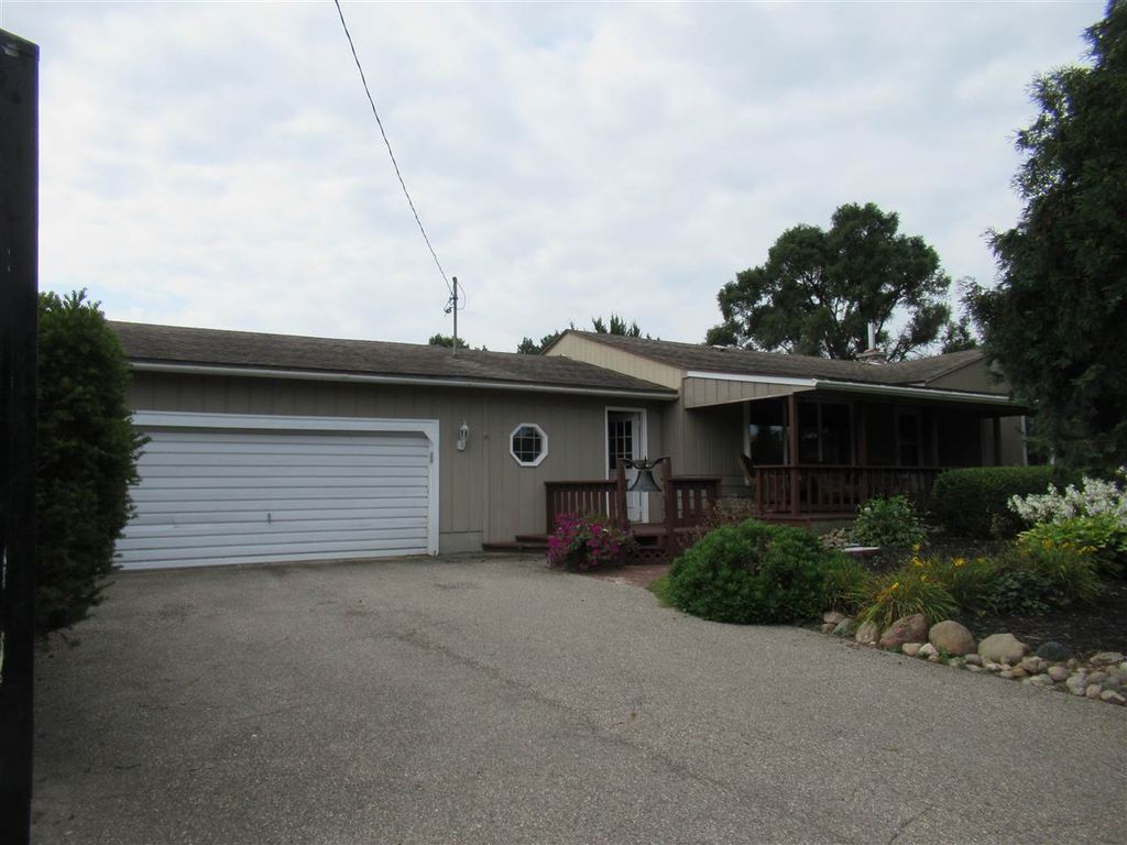 11155 Anderson Dr, Flushing, MI 48433