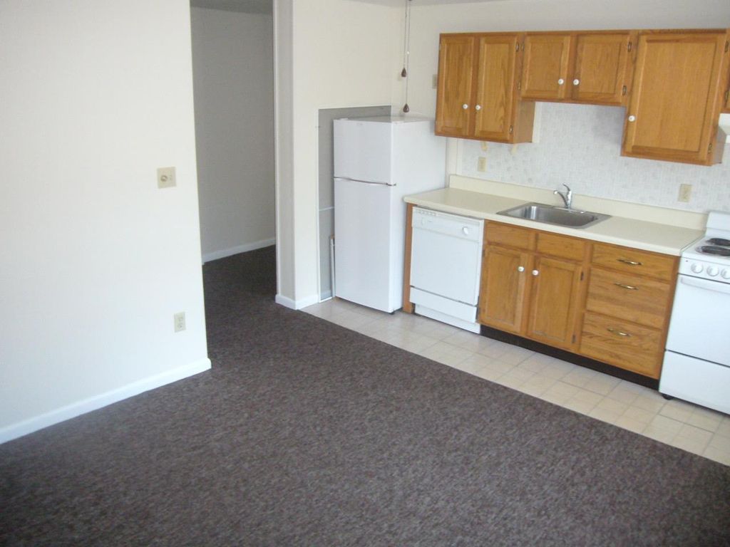 121 E Gay St 8, West Chester, PA 1 Bed, 1 Bath Apartment 7 Photos