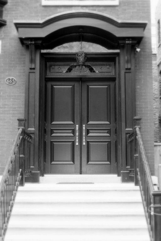 665 W Melrose St, Chicago, IL 60657