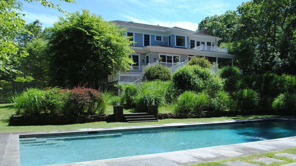 142 Bull Path, East Hampton, NY 11937