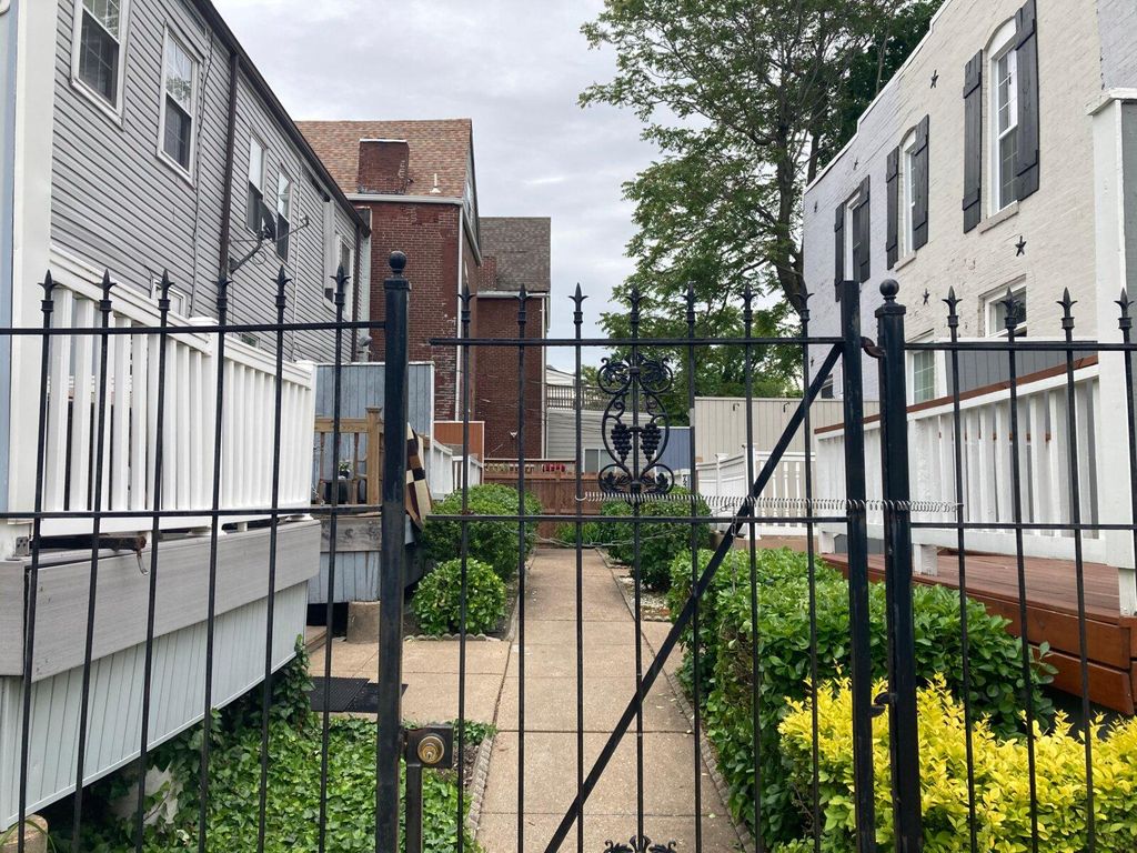 728 N Newstead Ave, Saint Louis, MO 63108