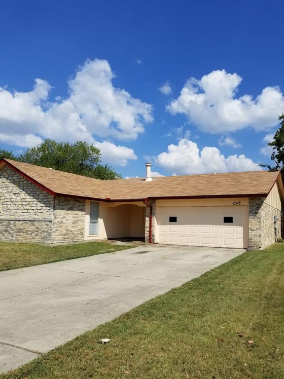 2318 Windchime Dr, Grand Prairie, TX 75051