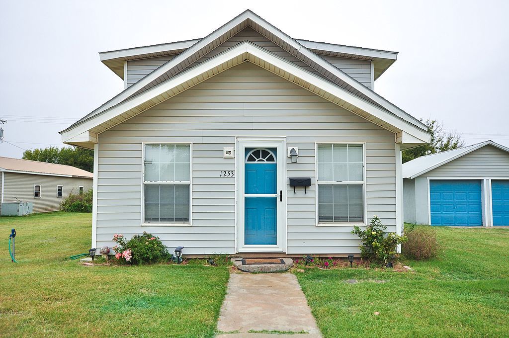 1253 Nickerson St, Waynoka, OK 73860