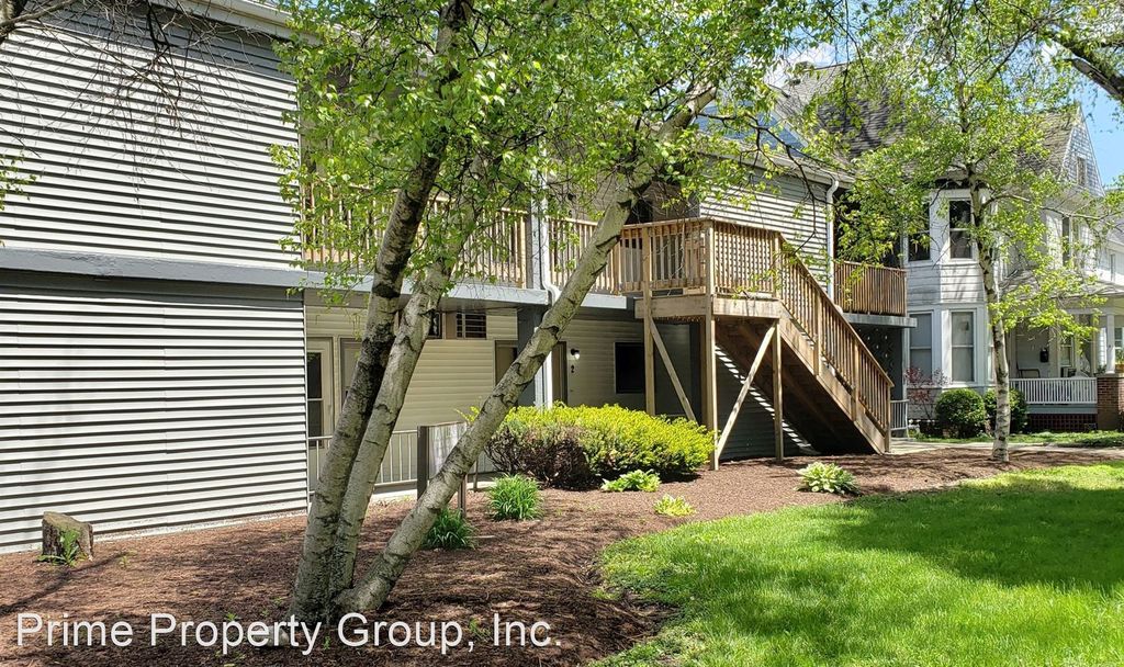 800 W Church St #12, Champaign, IL 61820