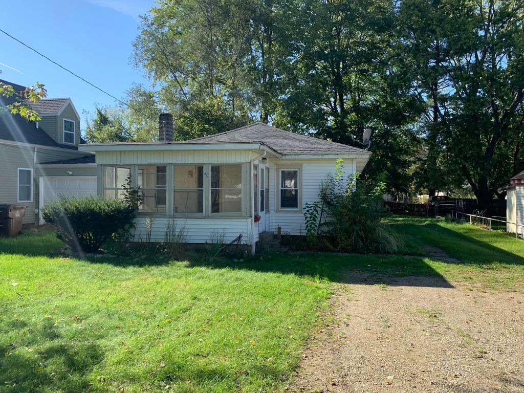 507 N Clark St, Albion, MI 49224