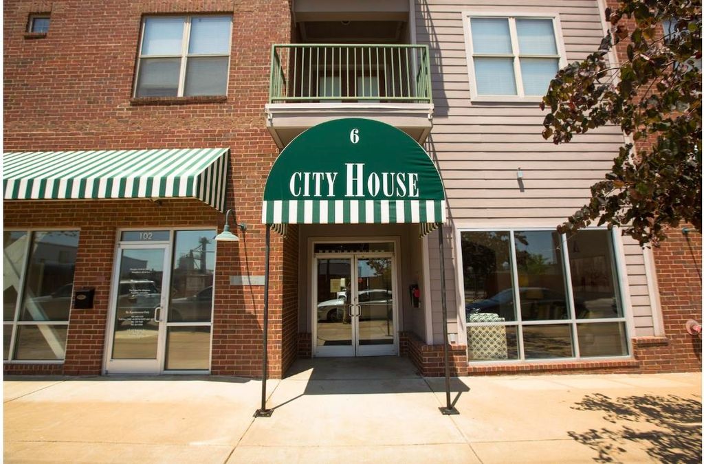 510 City House Ct #404, Memphis, TN 38103