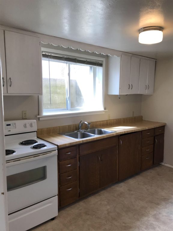 1502 E Ave E, Bismarck, ND 58501