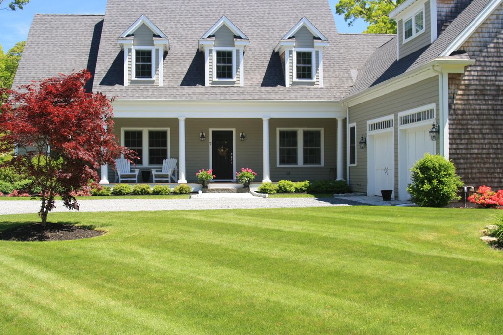 7 Riddle Hill Road, Falmouth, MA 02540