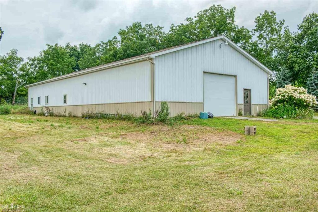 1395 W Hibbard Rd, Owosso, MI 48867