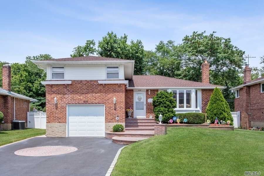 210 Stephen Street, Levittown, NY 11756 Trulia