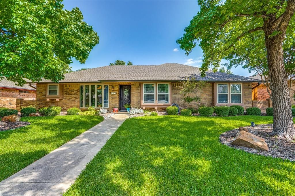 2307 Castle Rock Rd, Carrollton, TX 75007