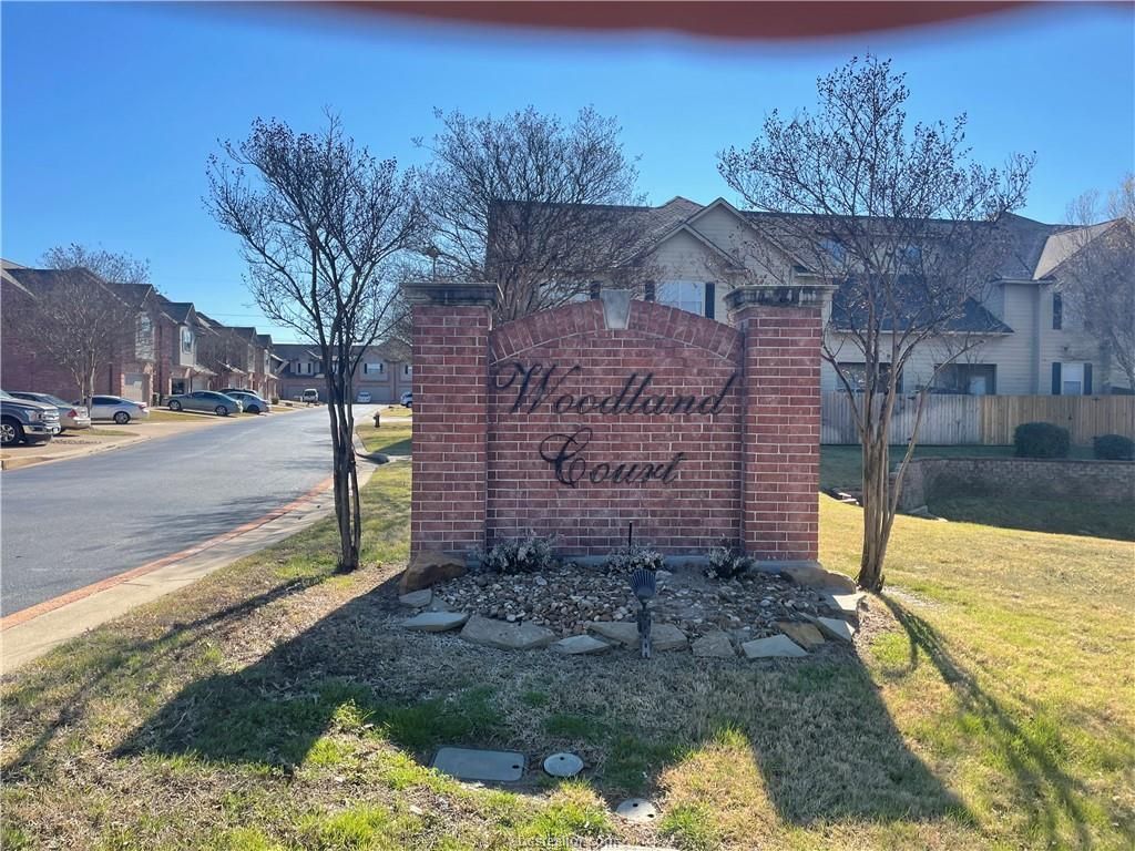 1425 W Villa Maria Rd #201, Bryan, TX 77801