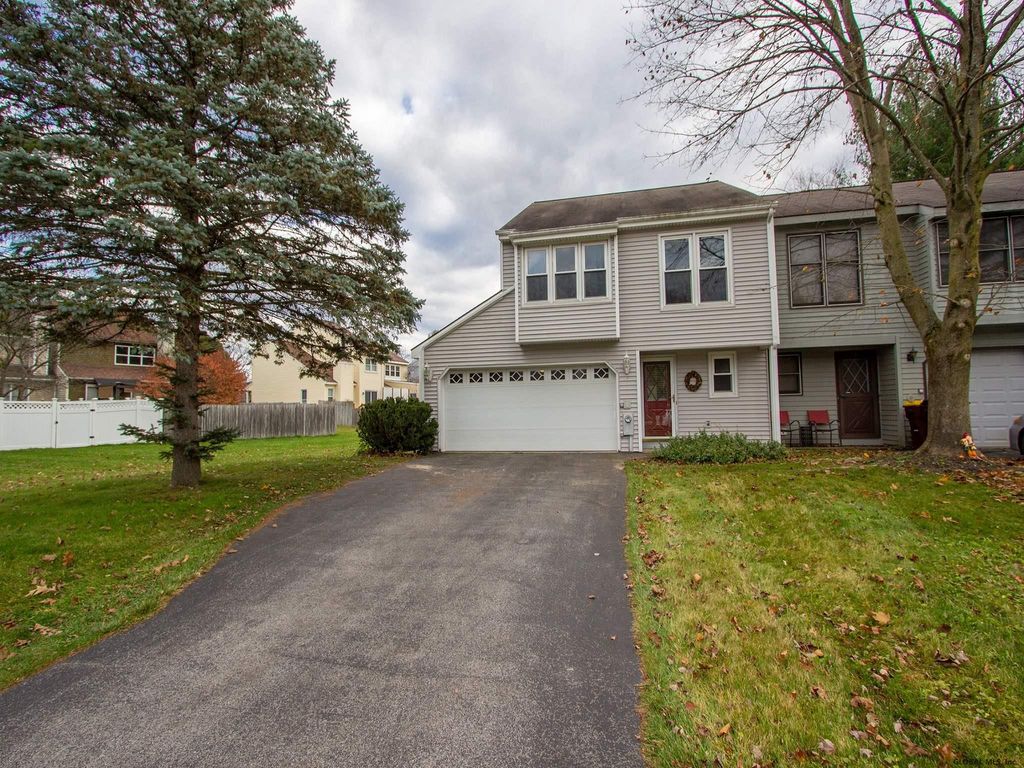 35 Westchester Dr, Clifton Park, NY 12065 3 Bed, 2 Bath Townhouse