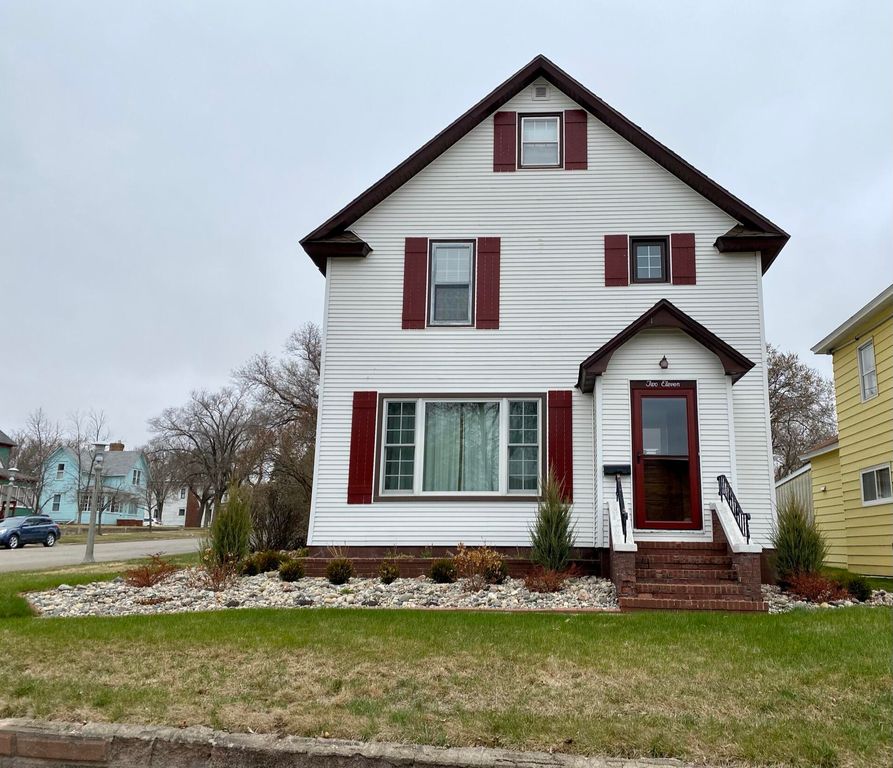 211 5th St NE, Valley City, ND 58072