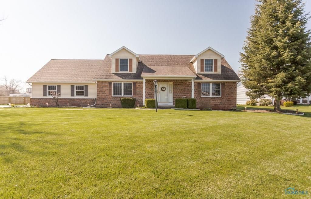 1445 Circle Dr, Millbury, OH 4 Bed, 3 Bath SingleFamily Home 36