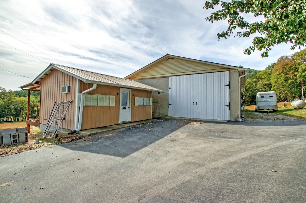 4020 Fort Blount Rd, Dixon Springs, TN Studio SingleFamily Home 15